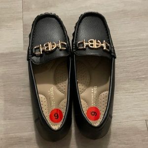 NWT Cute loafers, black, size 6